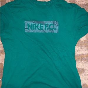 Green Nike t shirt men’s large